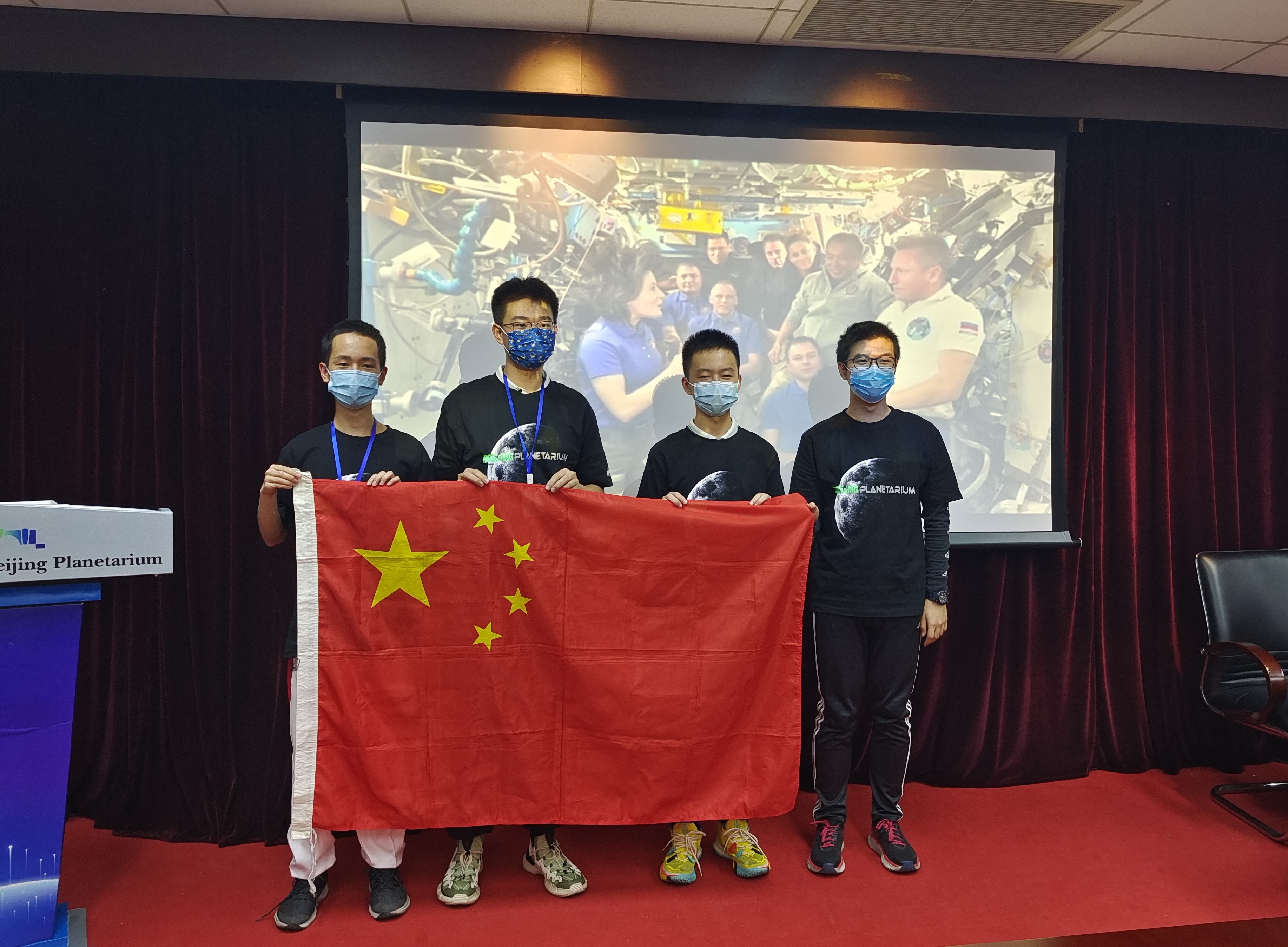 中国队选手（部分）与国际空间站航天员.jpg