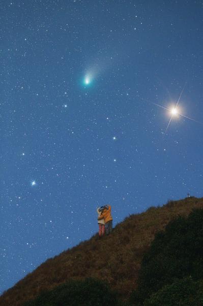 1676512292381020744.jpg 罗弘扬-情人节前夕,彗星合火星(长边1500像素).jpg