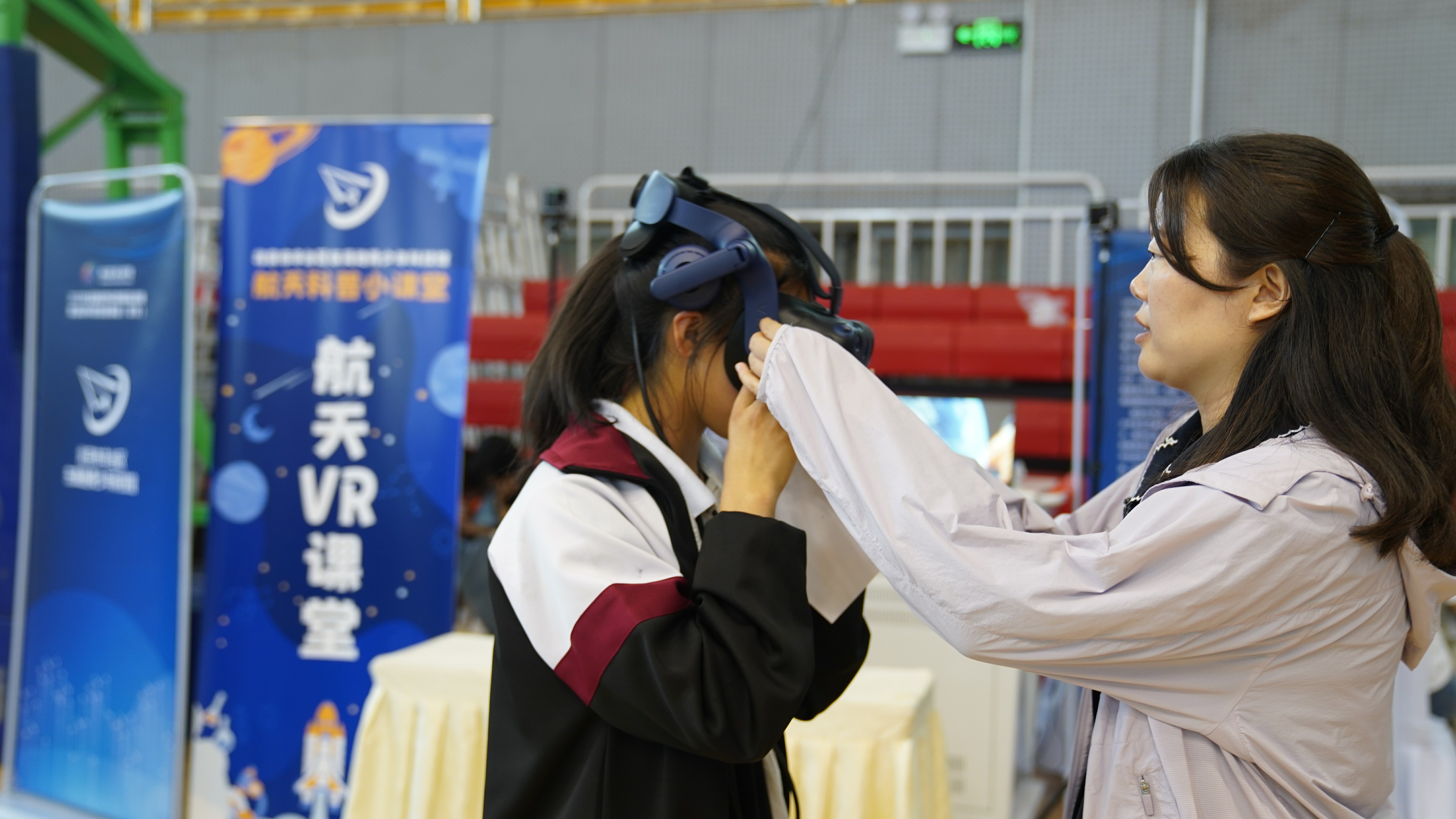 14北京市丰台区东高地青少年科技馆展区~1.jpg