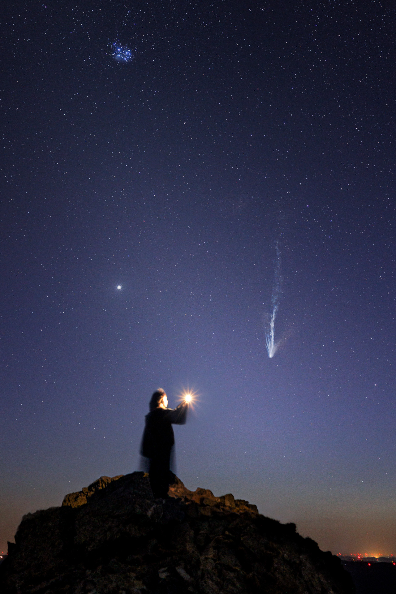 1716444457806027337.jpg 张乐轩-彗星的告别.jpg