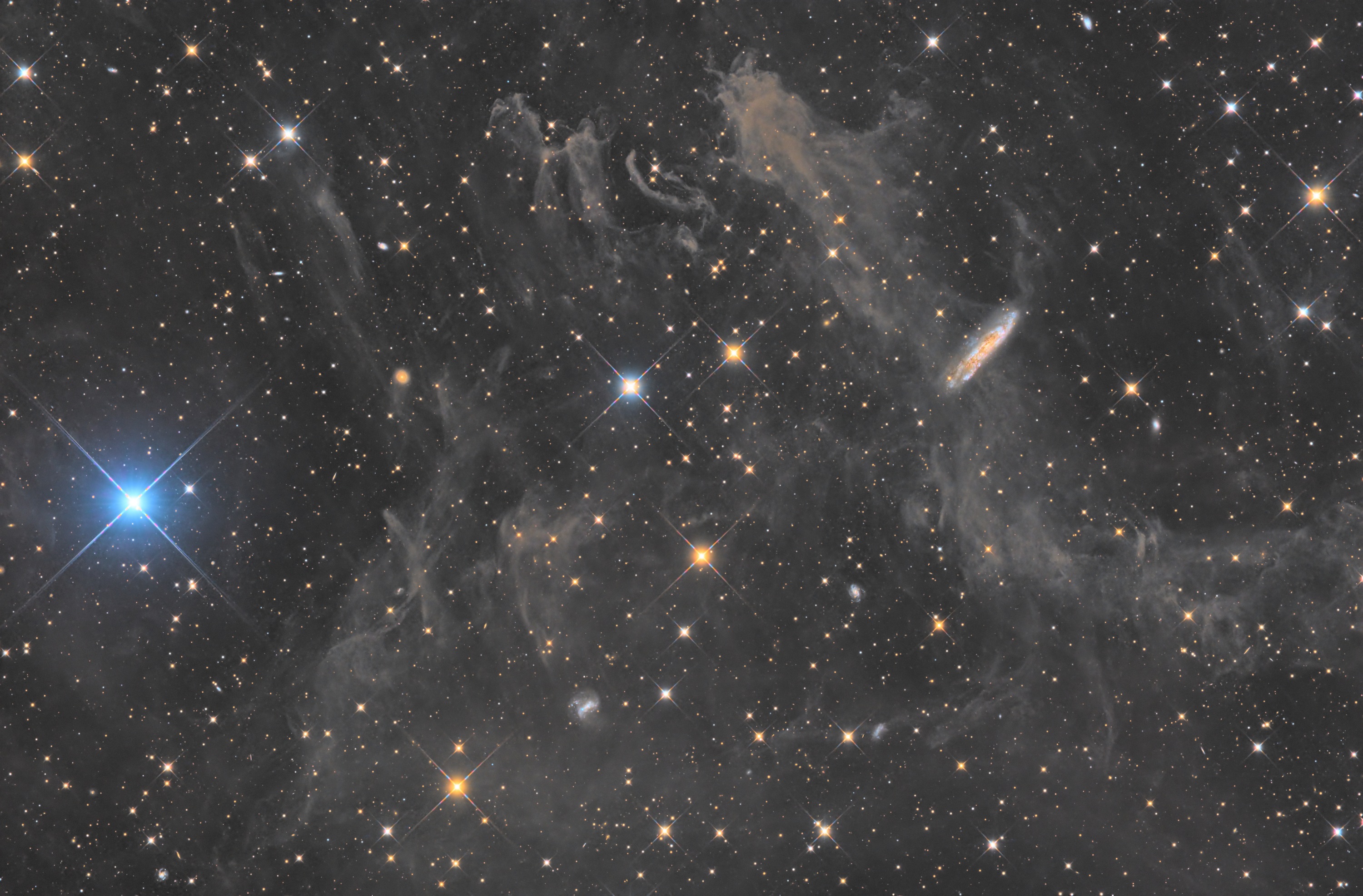 1726713051509882854.jpg 杨词光-骑着“巨龙”的星系(长边3000像素).jpg