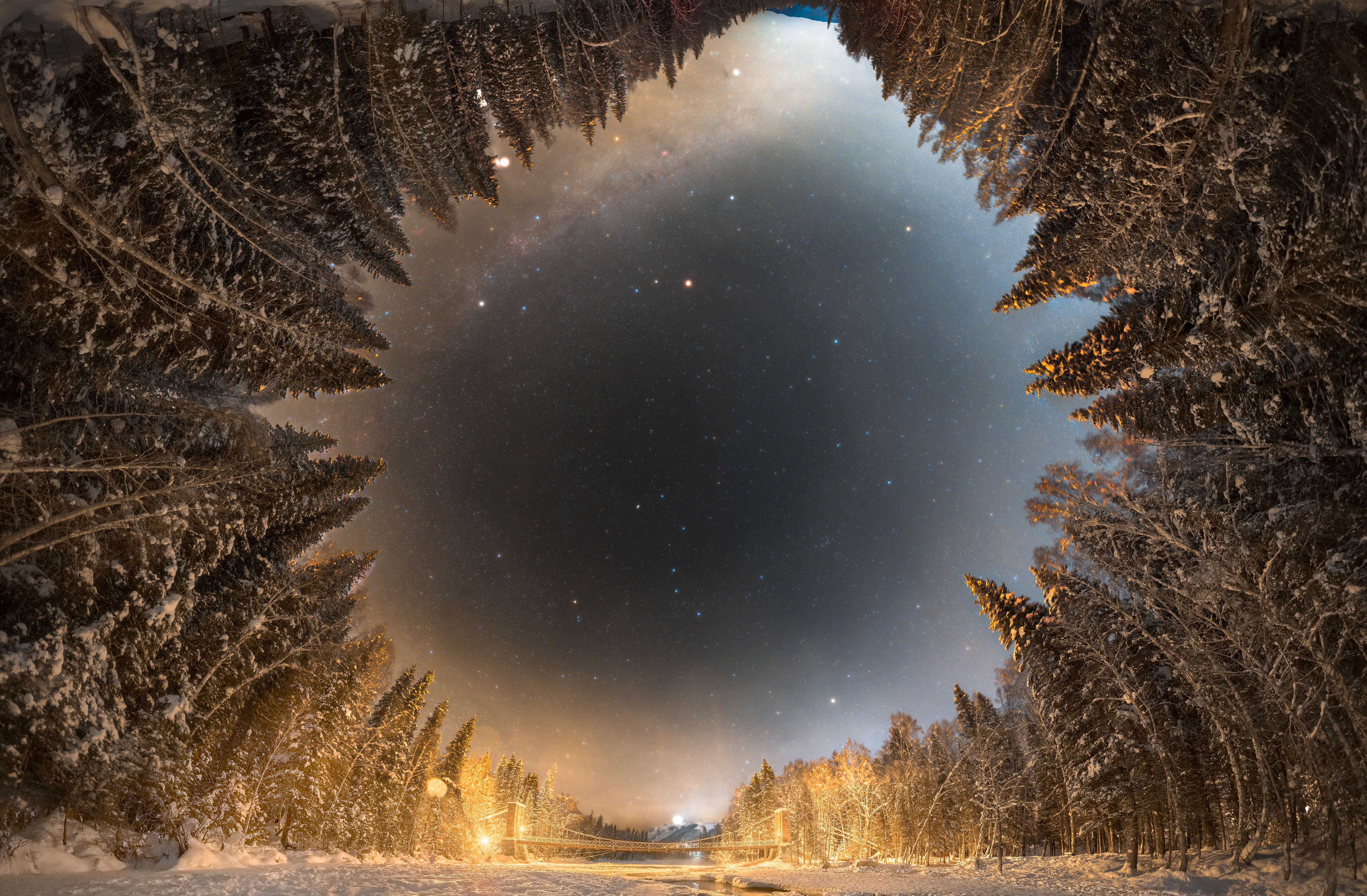 韩享-禾木援疆桥星空之门.jpg