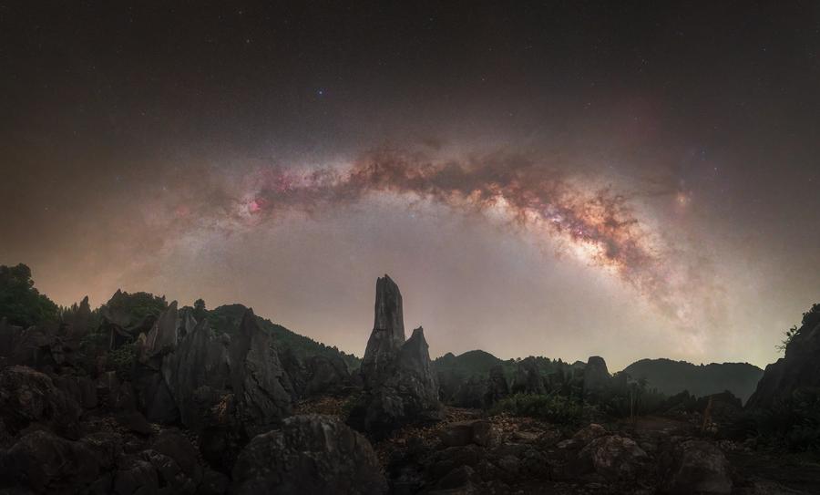 5.19造与影-石林之上，星河漫卷.jpg