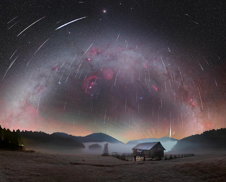 617张佳豪-梦幻流星夜.jpg