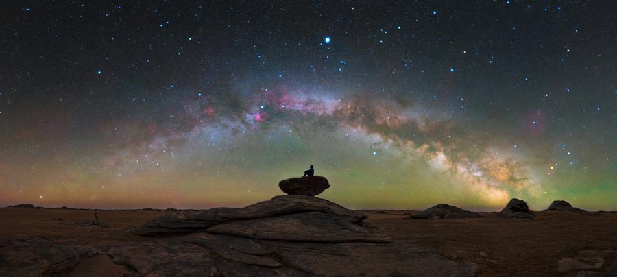 626在大地的摇篮中仰望星空apod.jpg