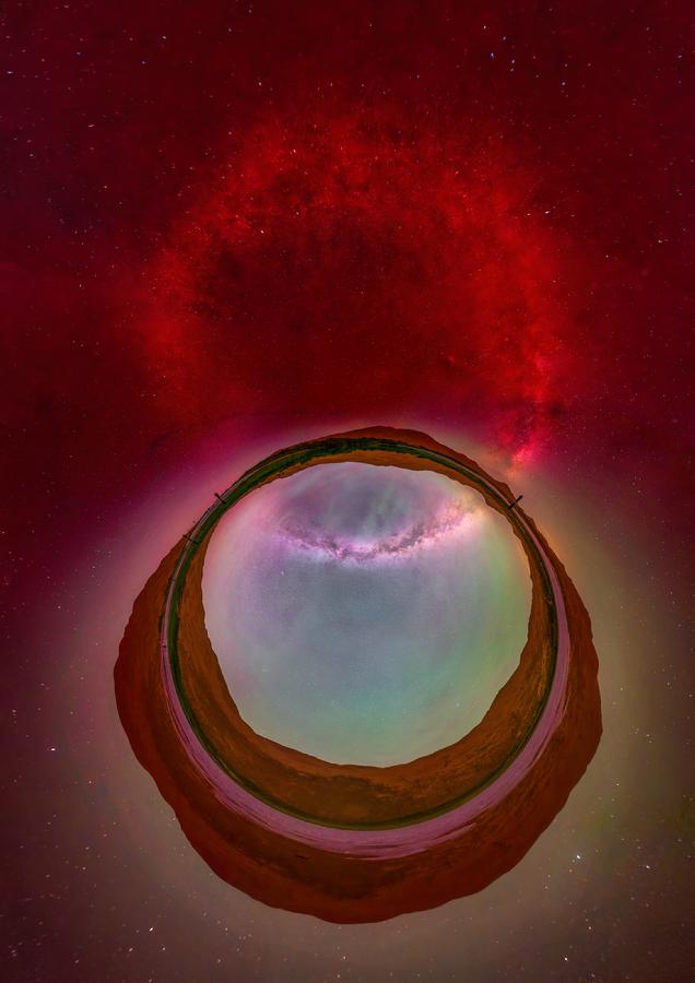 8.11王艺胤-红海圈天地，星河分两重.jpg