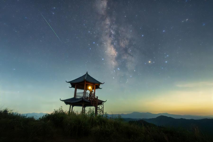 4造与影-亭揽星河雨.jpg