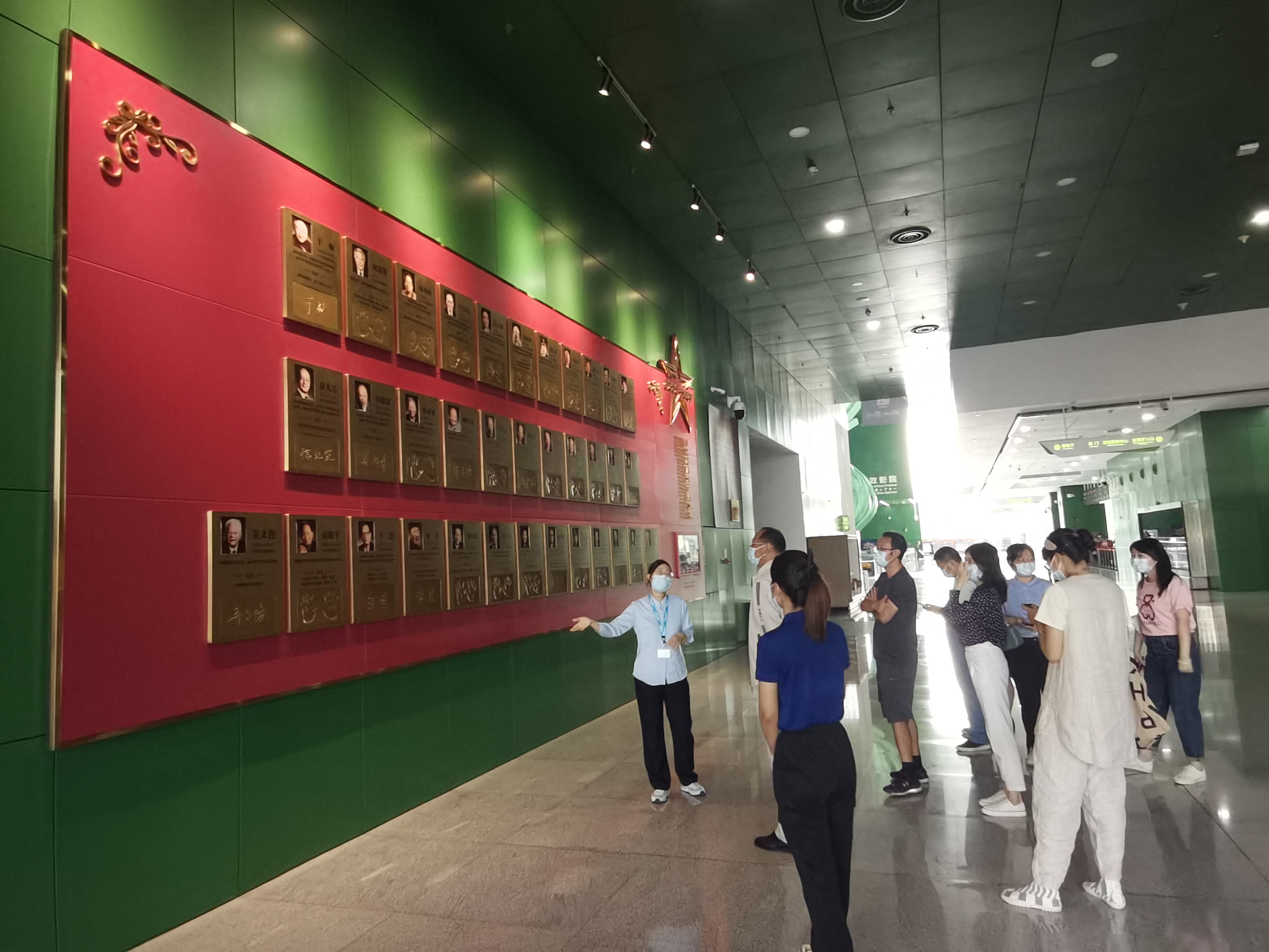 2.手模墙.jpg