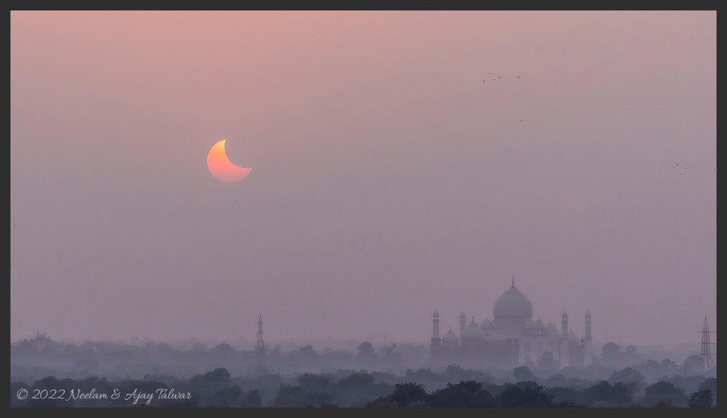 待译-APOD20221027-2022-10-25pseTaj600h.jpg