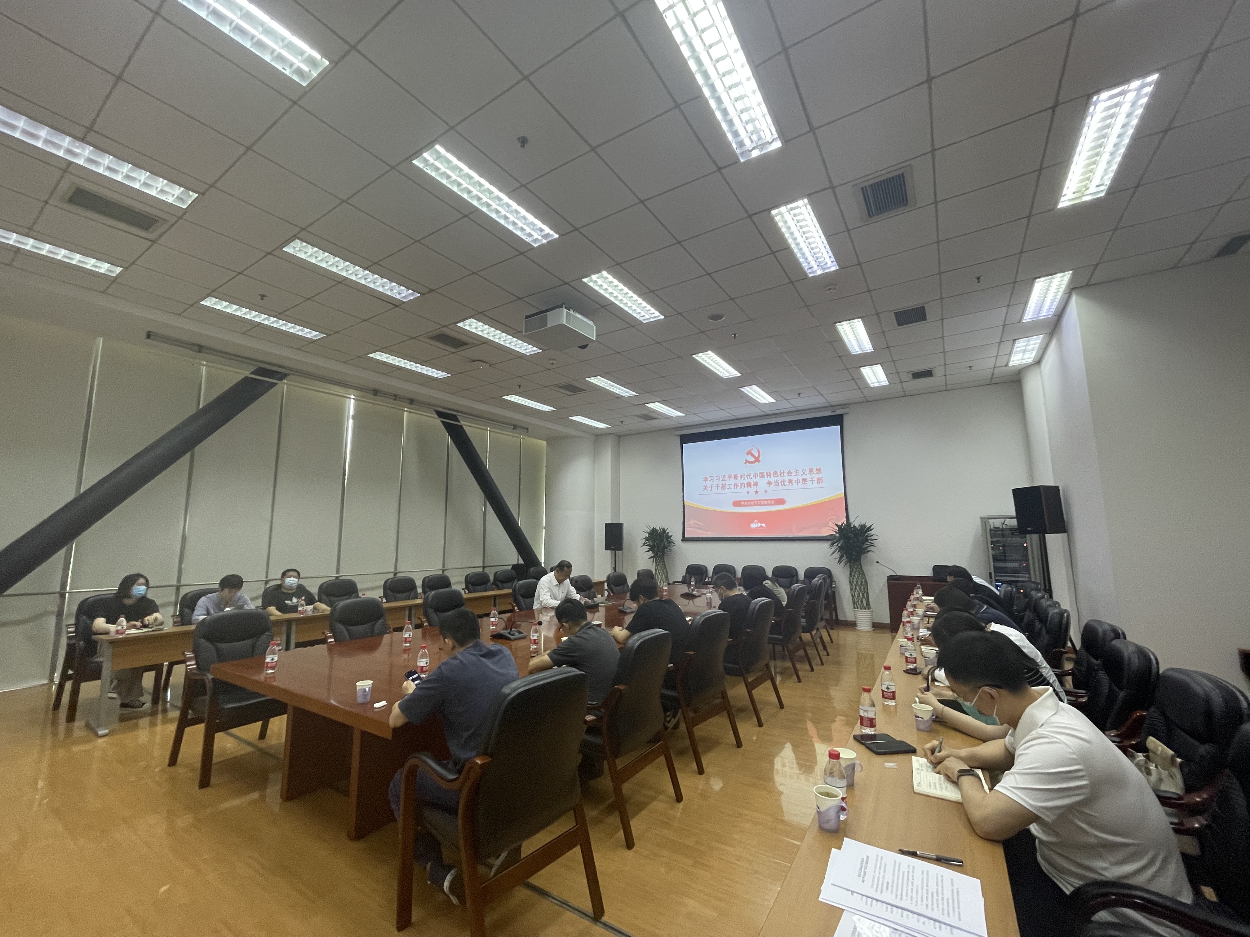 党课学习现场(2).jpg