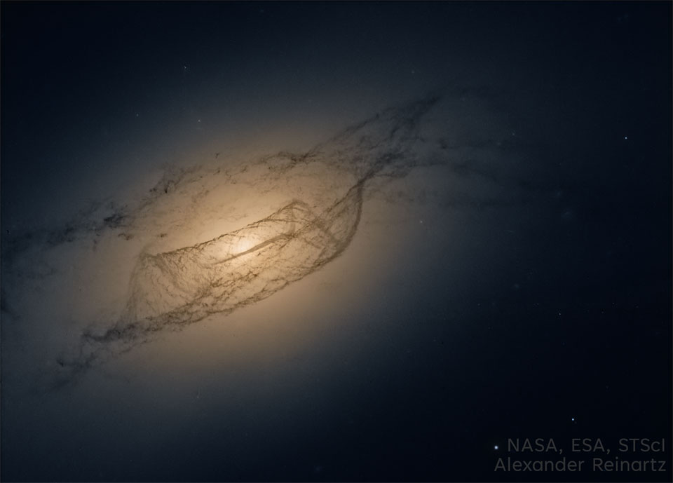 20241231NGC 4753的扭曲星盘.jpg