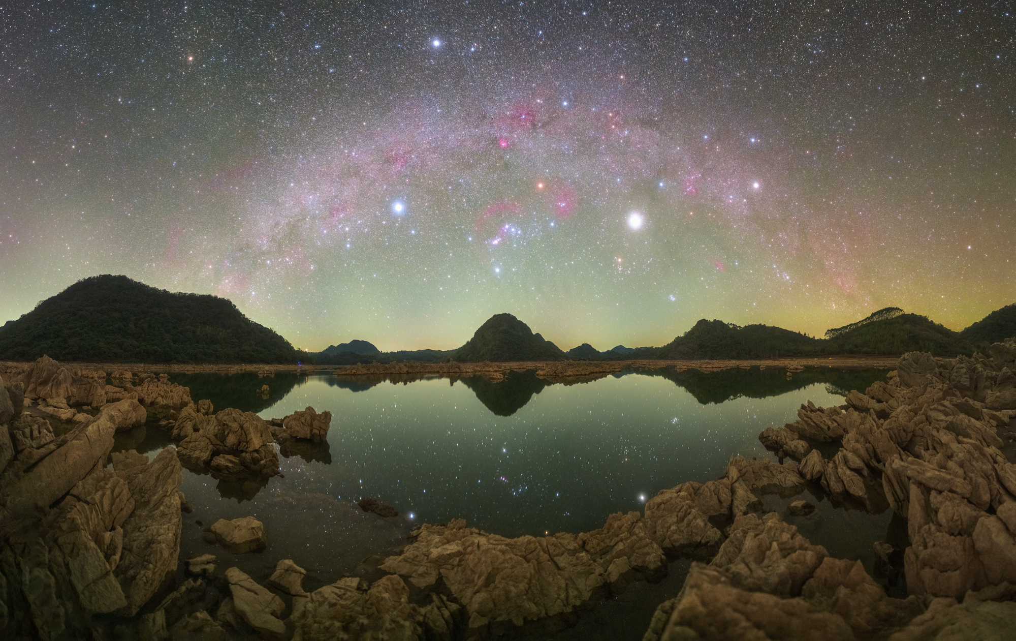 《水落石出,星河灿烂》-唐志辉.jpg