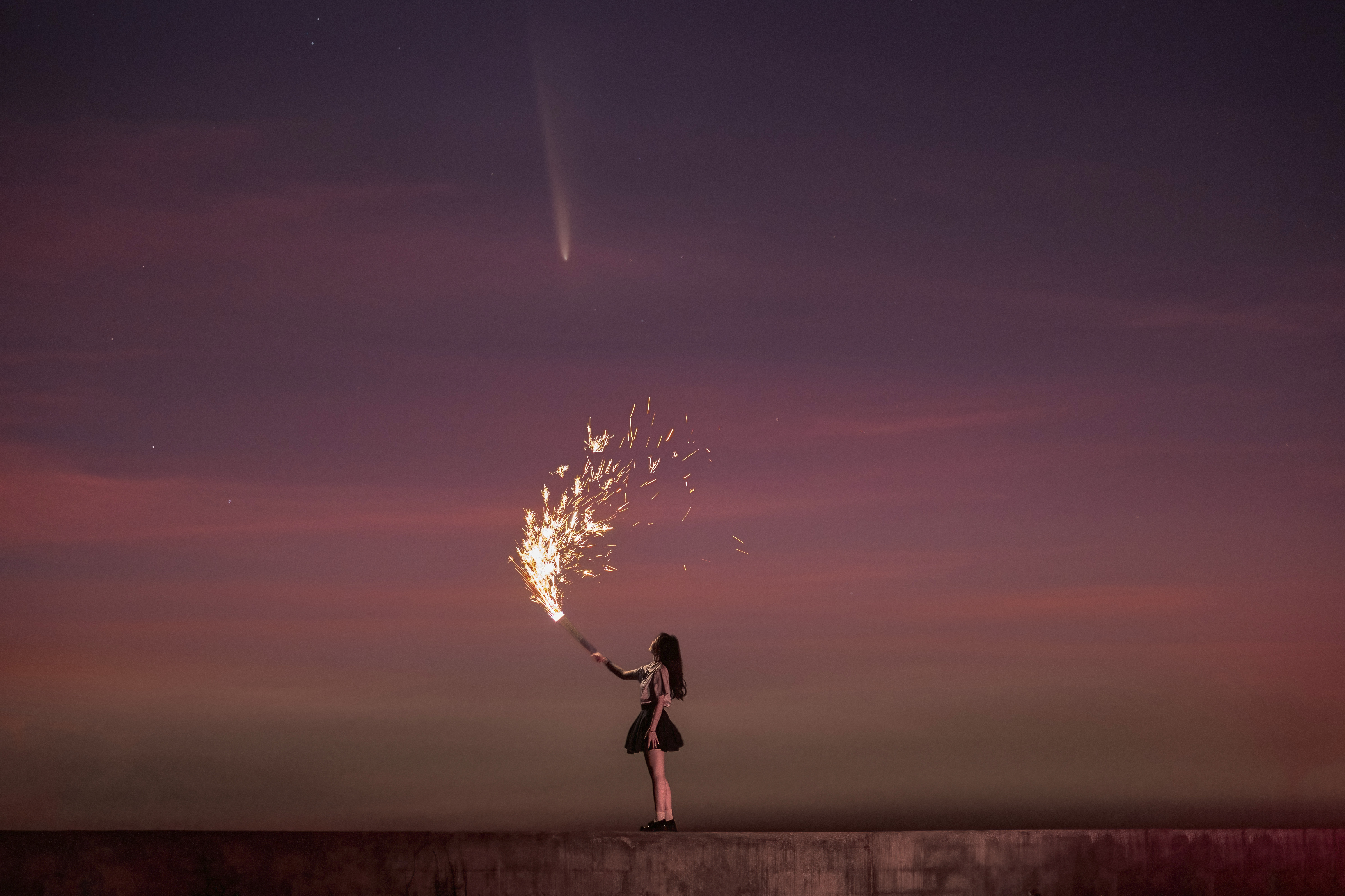 1762501183002094505.jpg 蔡远炀-紫金山阿特拉斯彗星与烟火的邂逅.jpg