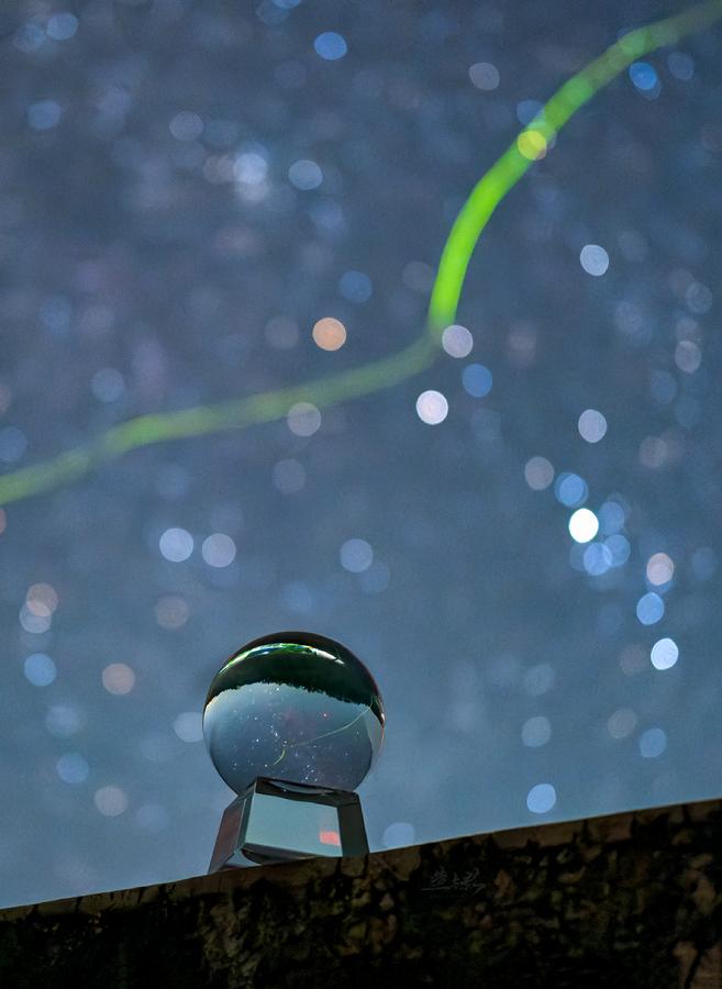 与影-萤灯点星海.jpg