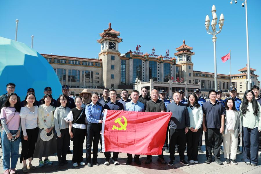 双方党群共建人员合影.jpg