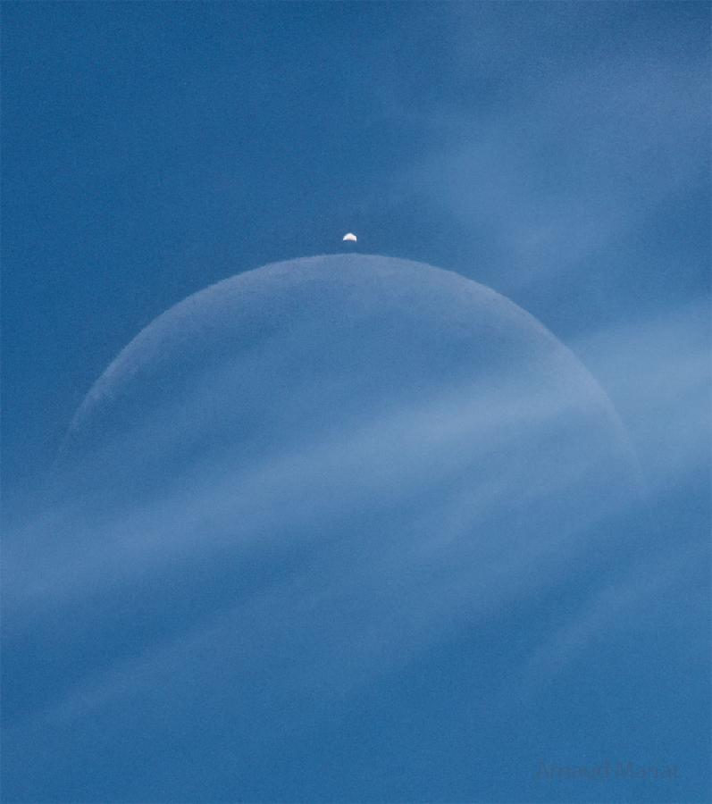每日天文一图_20260915_白昼交食：月掩金星.jpg